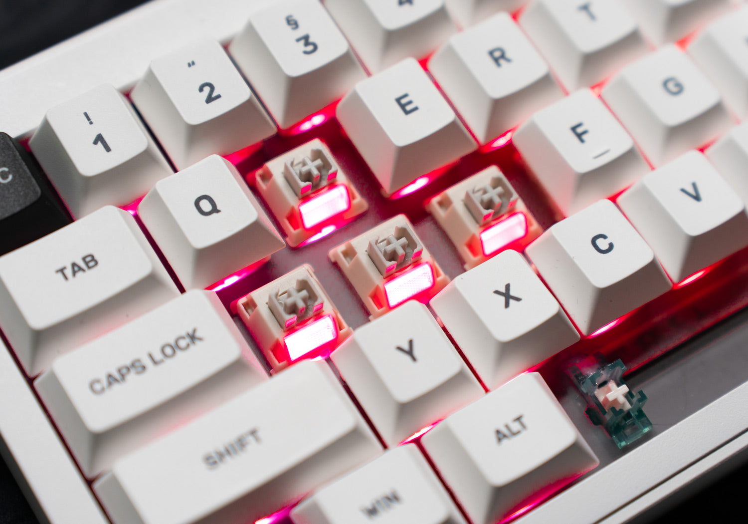 Ikigai keyboard custom quark switches rgb effect view desktop
