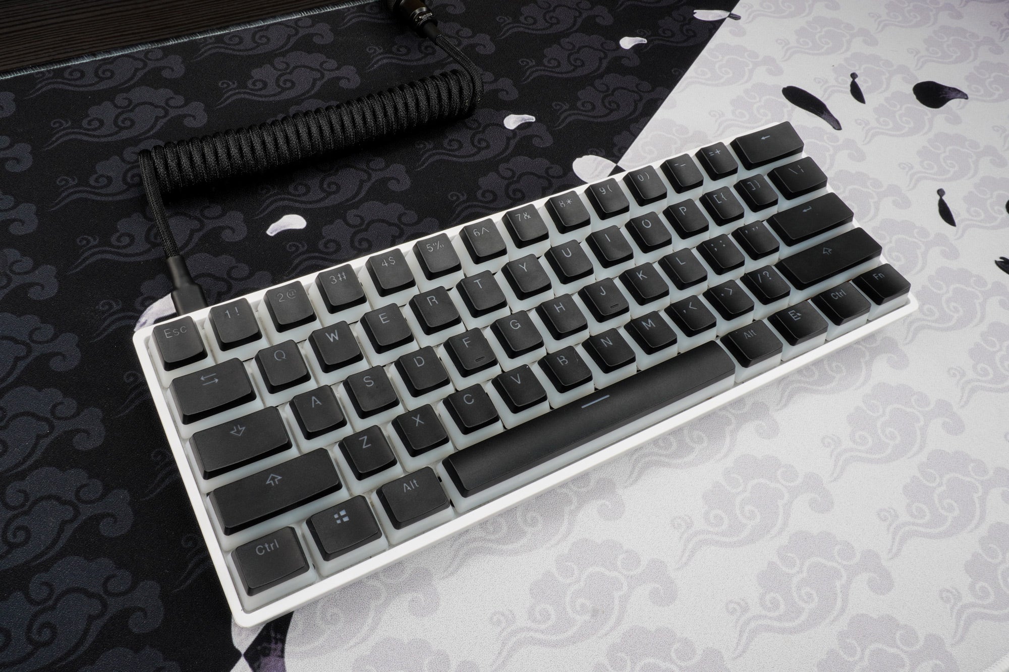 Devil One keyboard white case, black keycaps, black coiled cable