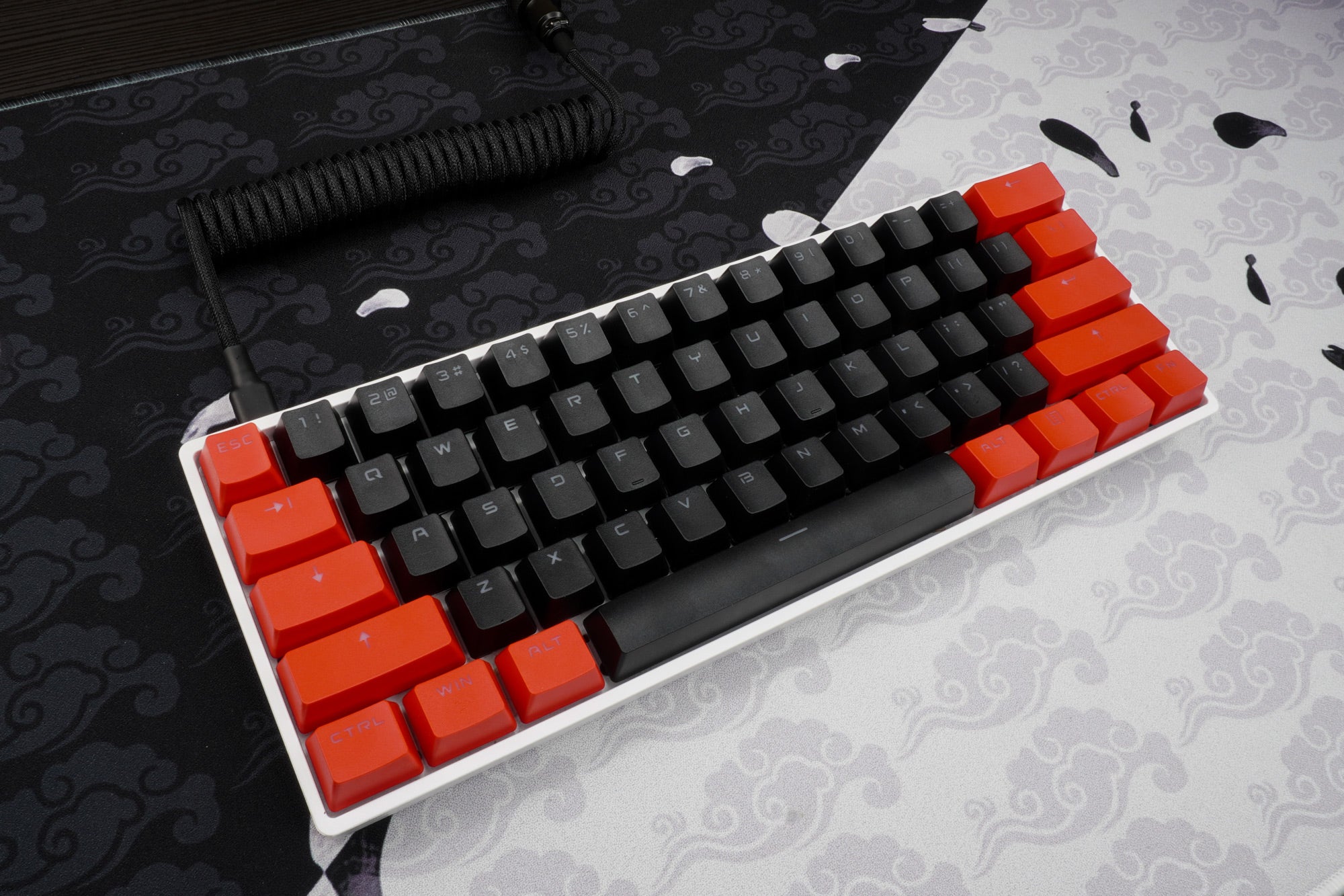 Devil One keyboard white case, red black keycaps, black coiled cable