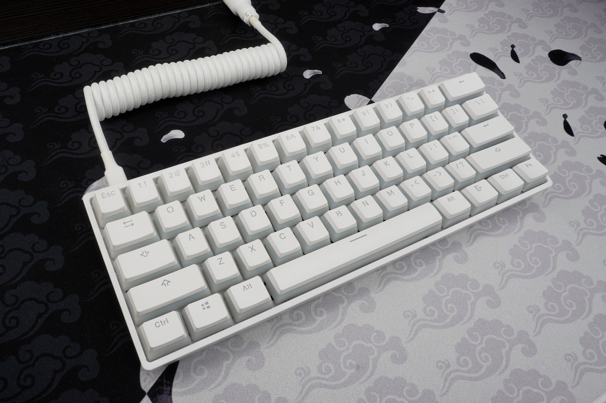 Devil One keyboard white case, white keycaps, white coiled cable